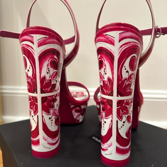 Dolce & Gabbana Printed Polished Calfskin Platform Sanadals - Picture 3 of 7